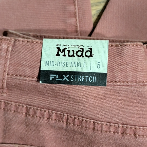 ☘️3/$33 Mudd Mid-Rise Ankle Stretch Denim Pants☘️ 3 for $33☘️ - Picture 4 of 9